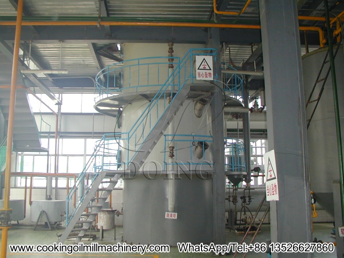 Deodorization tower.jpg Deodorization tower.jpg