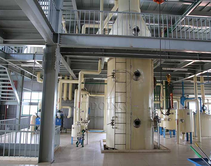 Edible oil deodorization tower