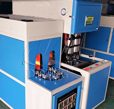 Máquina de sopro de garrafas